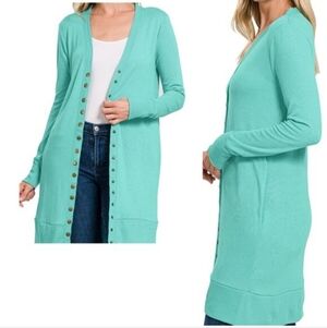 THIGH-LENGTH SNAP BUTTON CARDIGAN  w/ RIBBED DETAIL